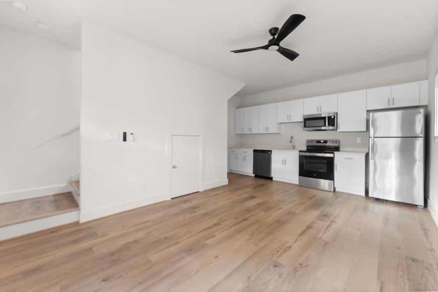 195 Flora Ave Ne - Photo 3 of 10