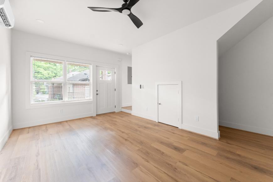195 Flora Ave Ne - Photo 4 of 10