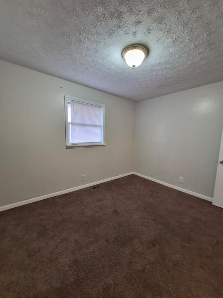 2031 Costello Dr - Photo 2 of 10