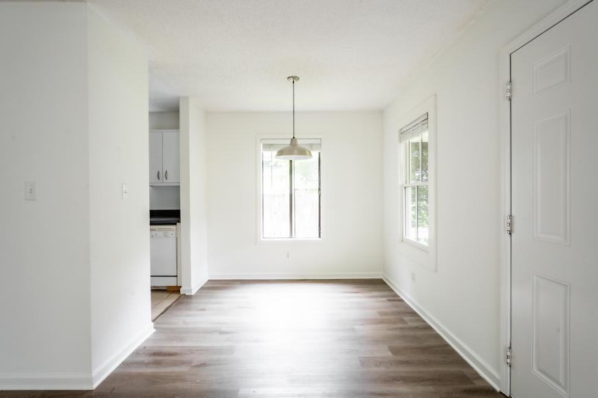 180 Howard St Ne - Photo 3 of 10