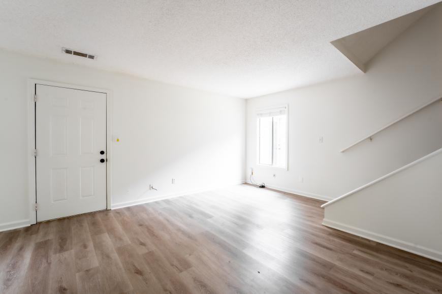 180 Howard St Ne - Photo 5 of 10