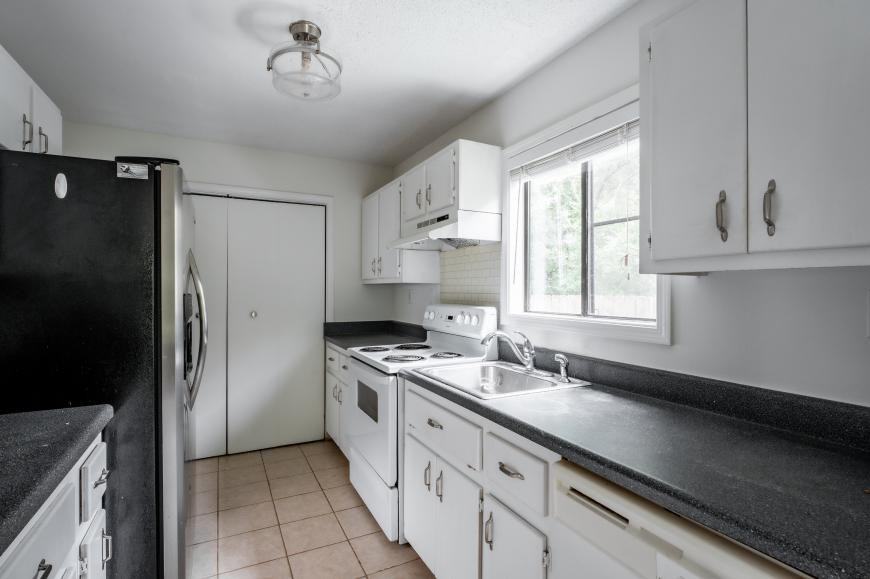 180 Howard St Ne - Photo 7 of 10
