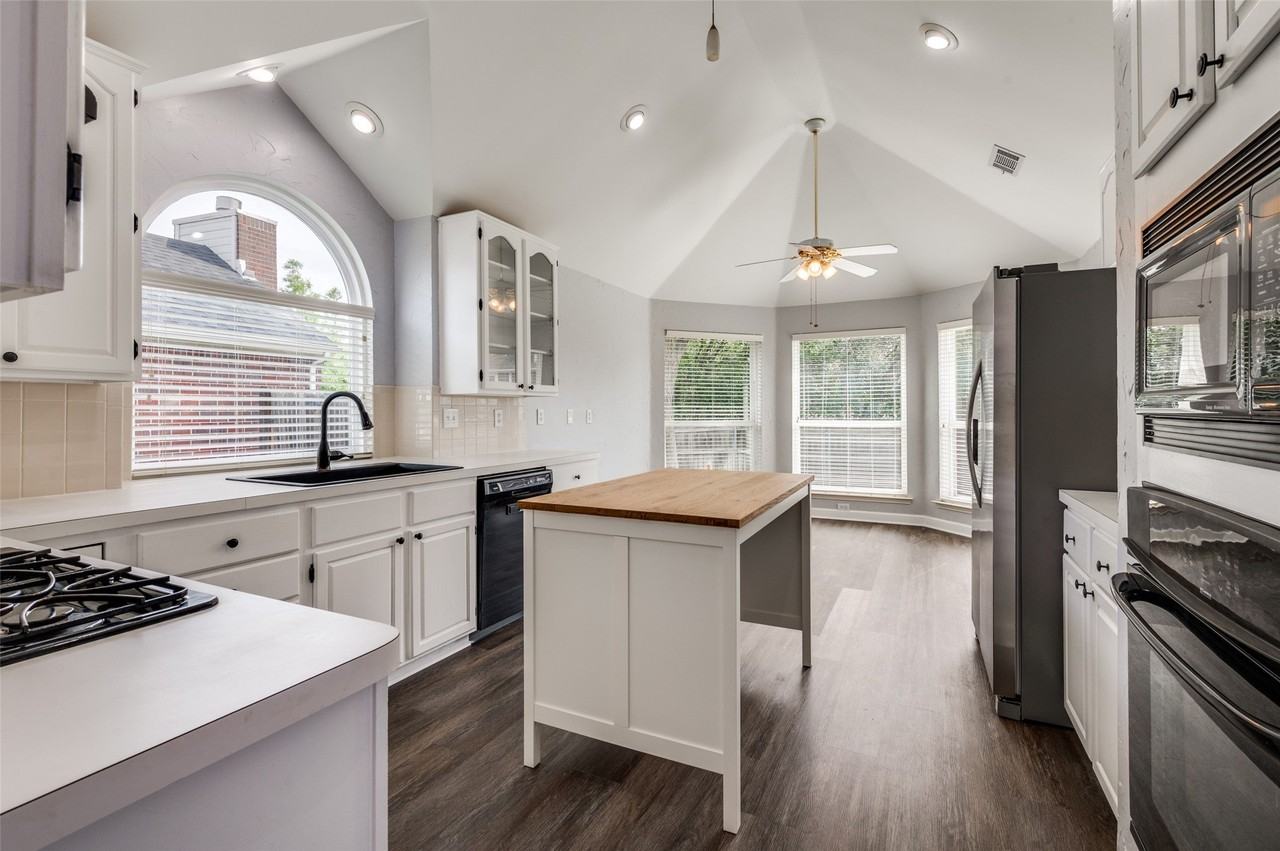 1617 Corvallis Trl - Photo 4 of 13