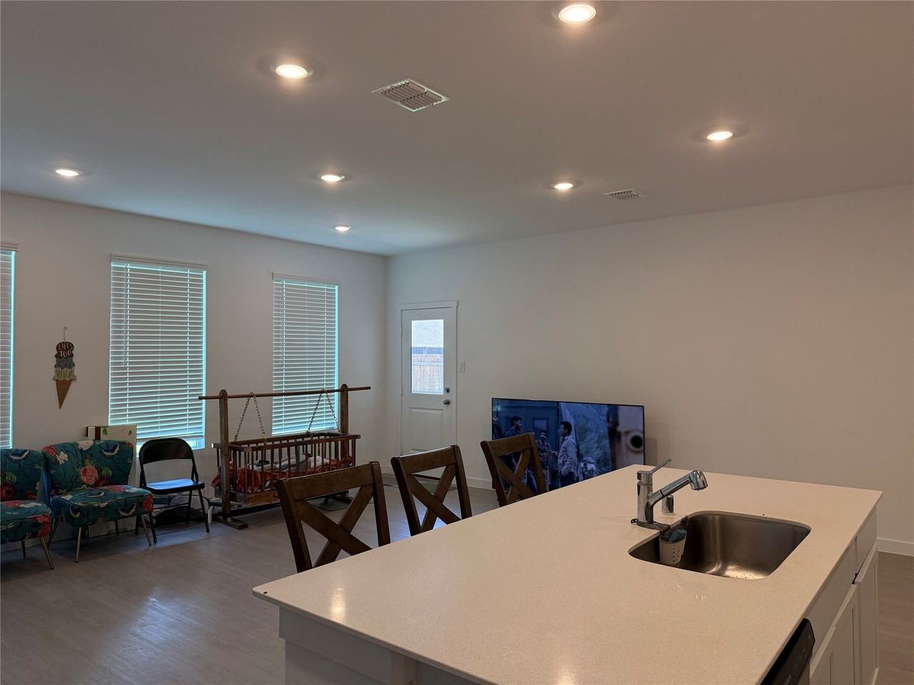 1306 Francesca Dr - Photo 4 of 16