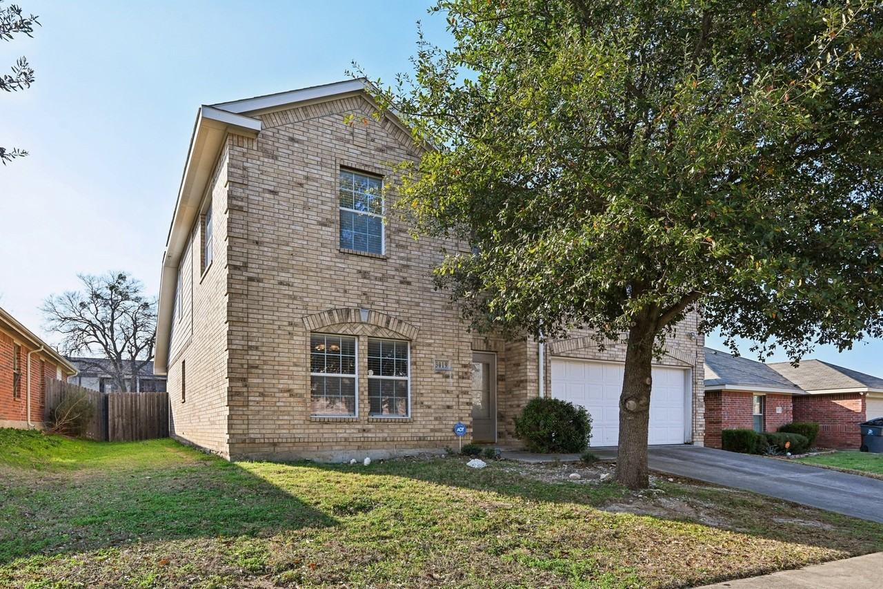 3019 Appaloosa Dr - Photo 2 of 39