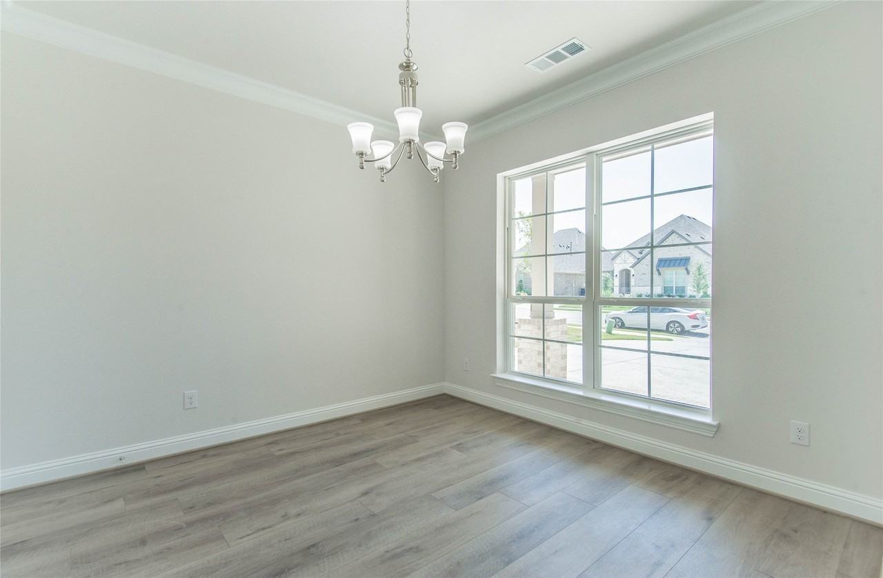 1010 Hunters Creek Dr - Photo 5 of 30