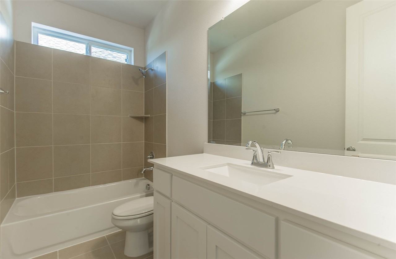 1010 Hunters Creek Dr - Photo 7 of 30