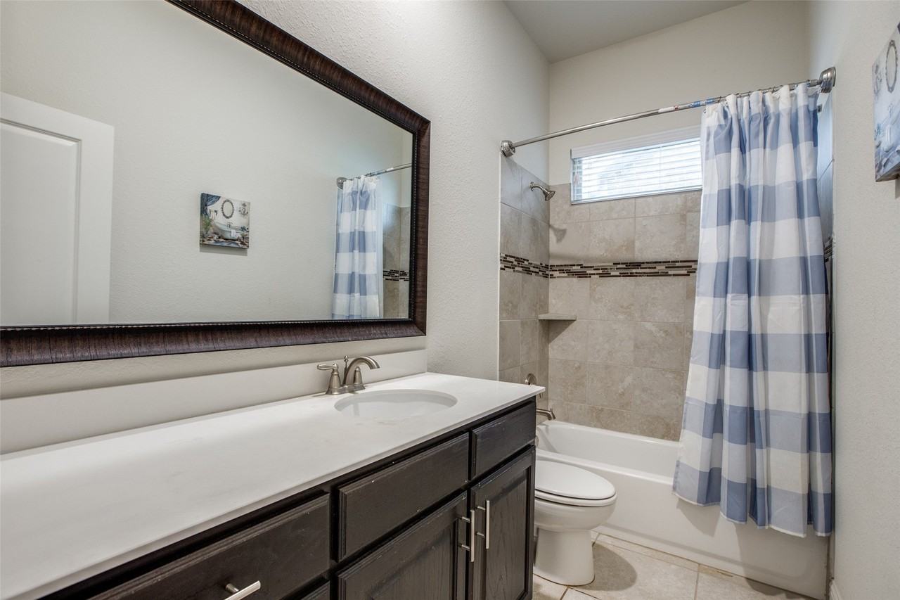 10317 Georgetown Pl - Photo 5 of 35