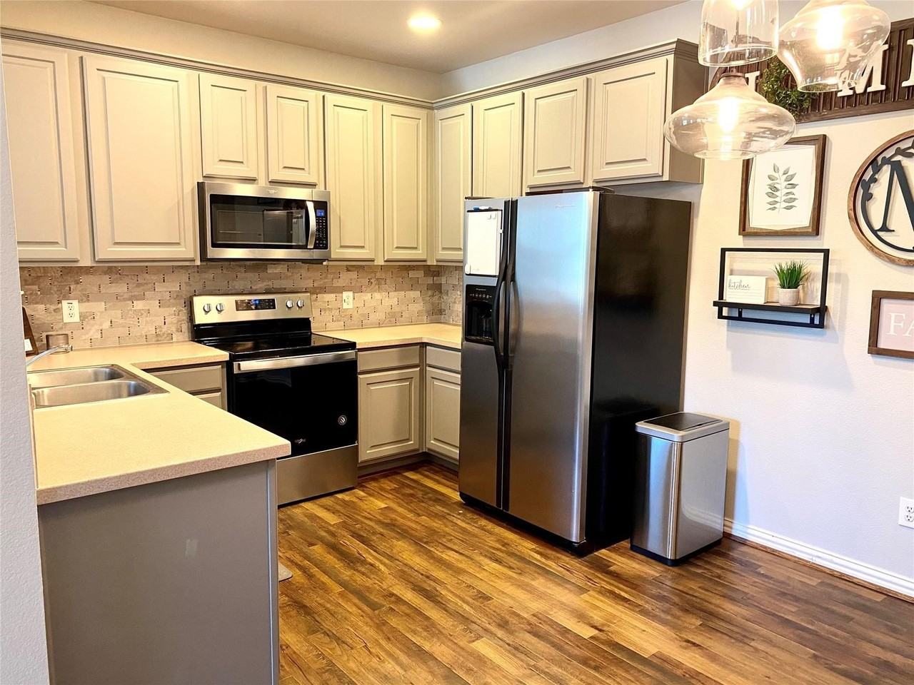 3105 Carlisle St - Photo 7 of 24