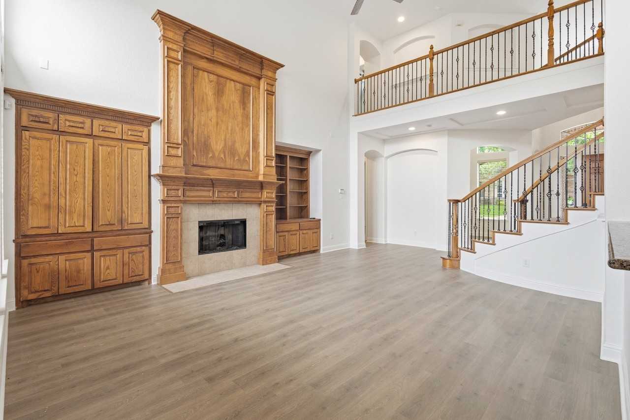 2127 Estes Park Dr - Photo 5 of 35