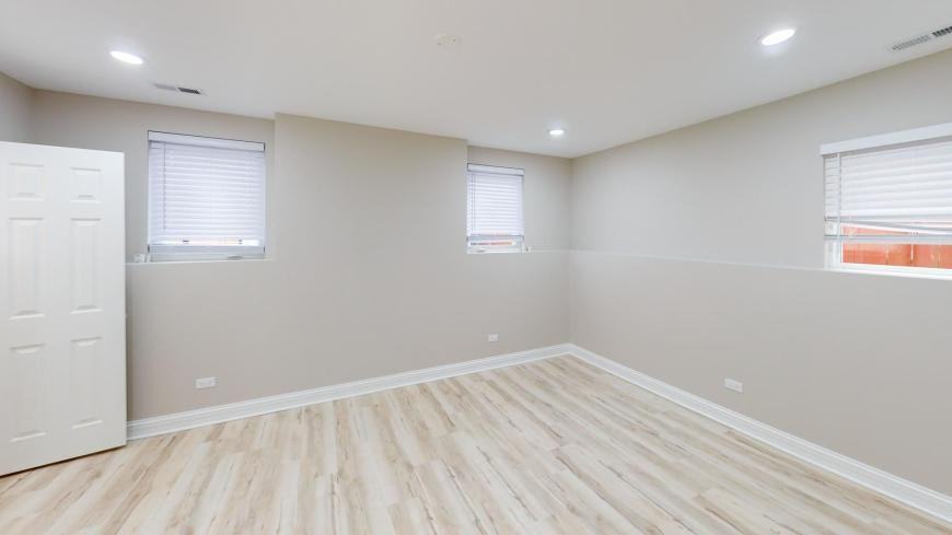 3822 W Huron St - Photo 3 of 10
