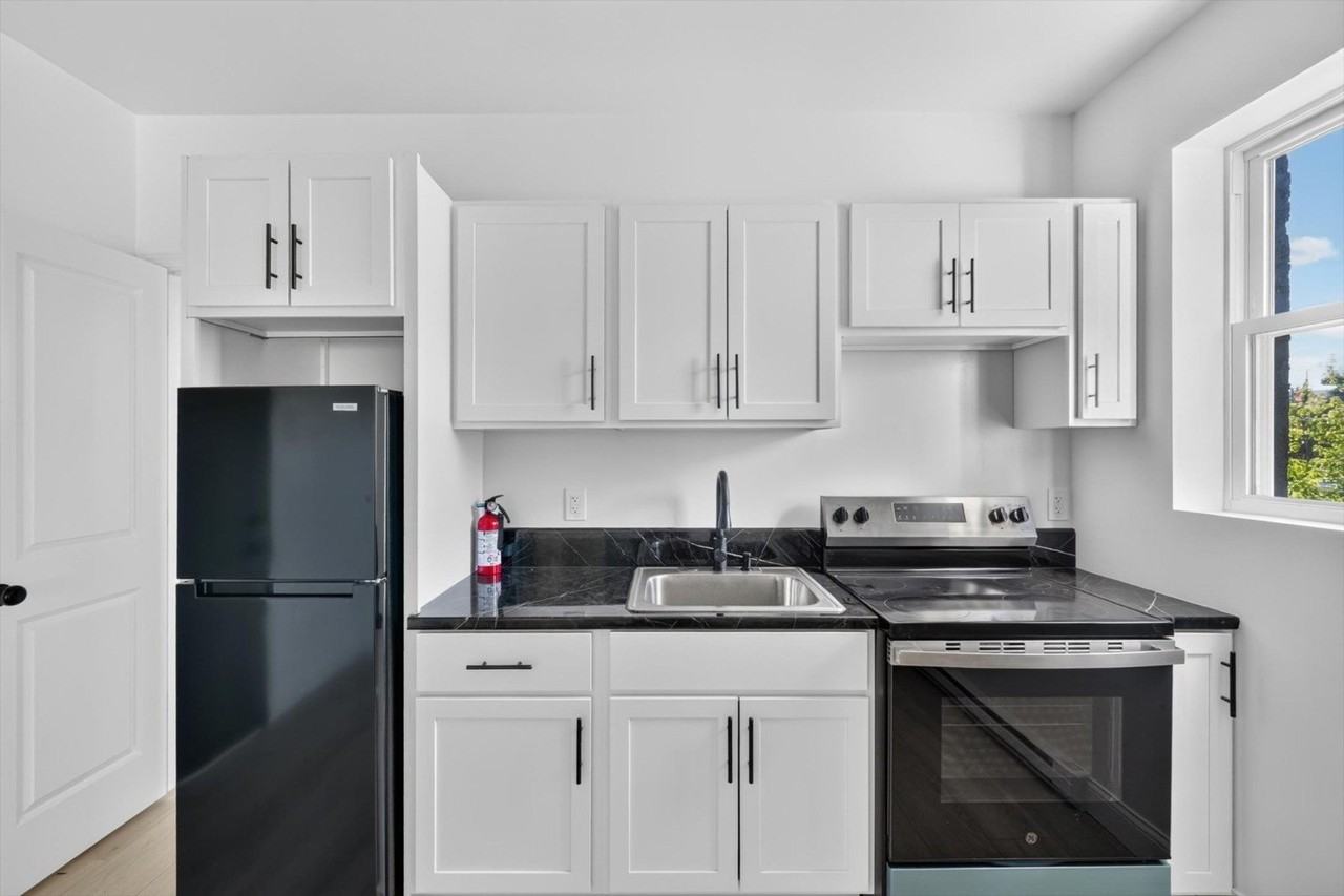 1140 Ashland St #3 - Photo 7 of 20