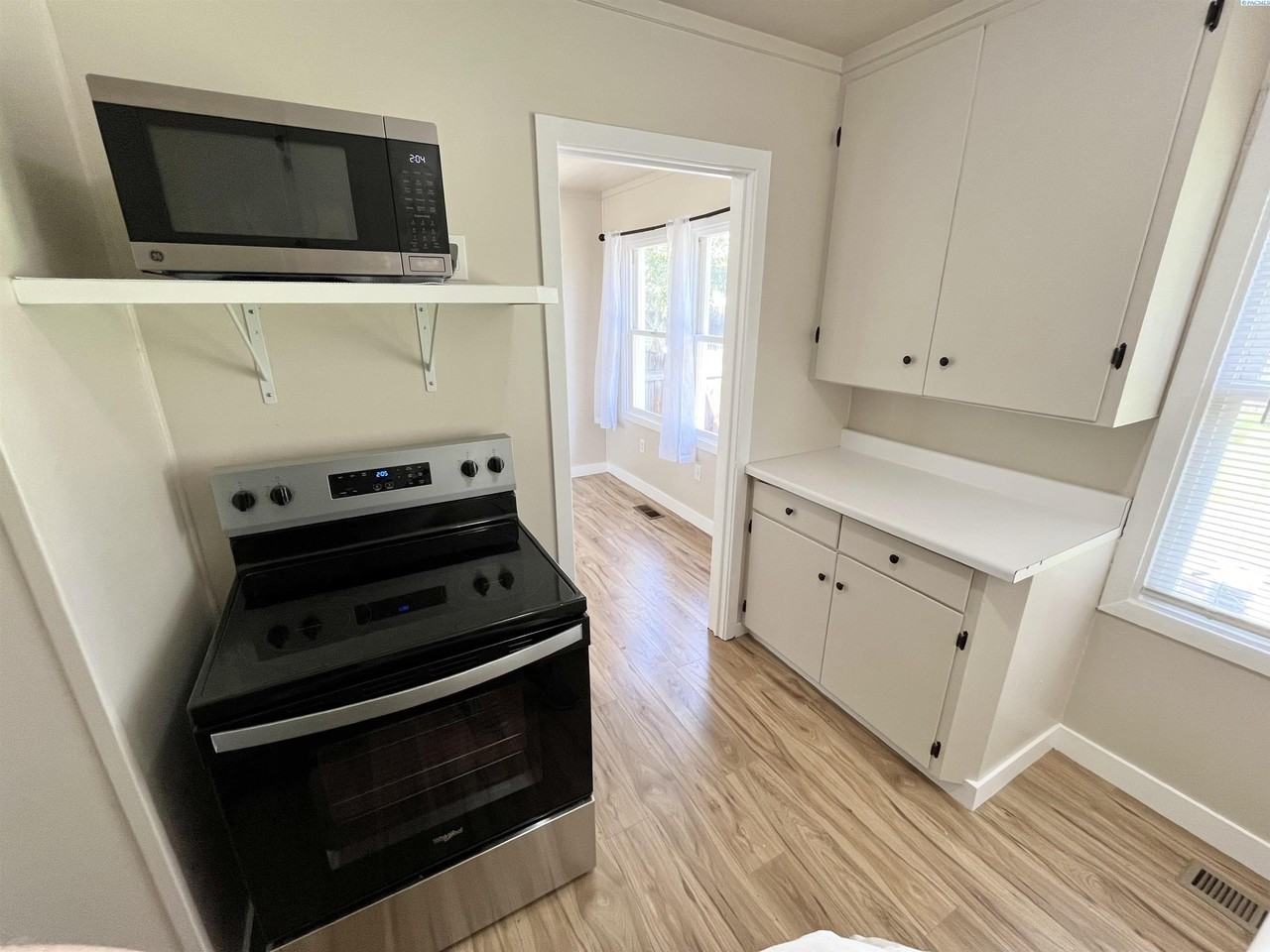 222 Casey Ave - Photo 7 of 26