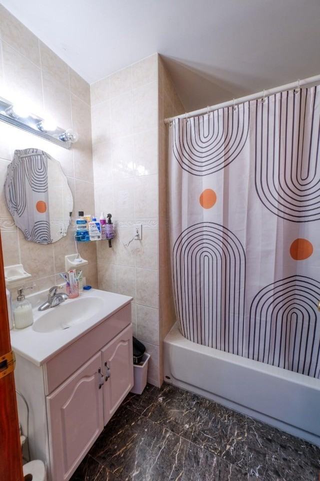 583 Warren St - Photo 7 of 10