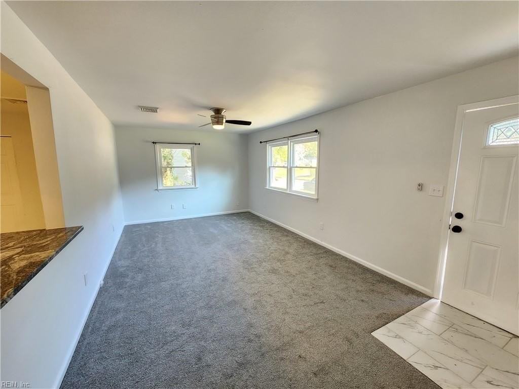 213 Picard Dr - Photo 2 of 12