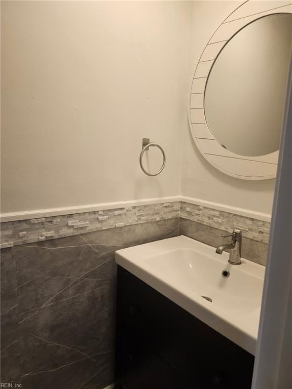 701 Basnight Ct - Photo 7 of 8