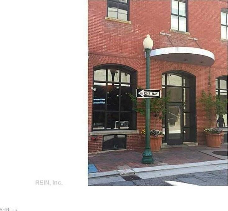 111 W Tazewell St #303