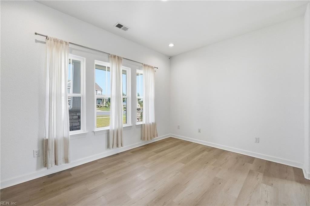 208 Ryker Rd E - Photo 5 of 43