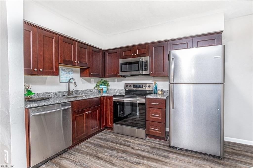 9530 3rd Bay St #5 - Photo 4 of 18