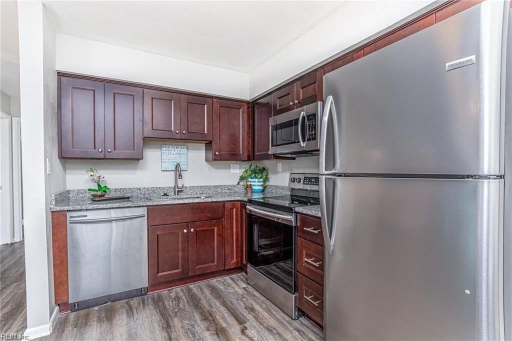 9530 3rd Bay St #5 - Photo 5 of 18