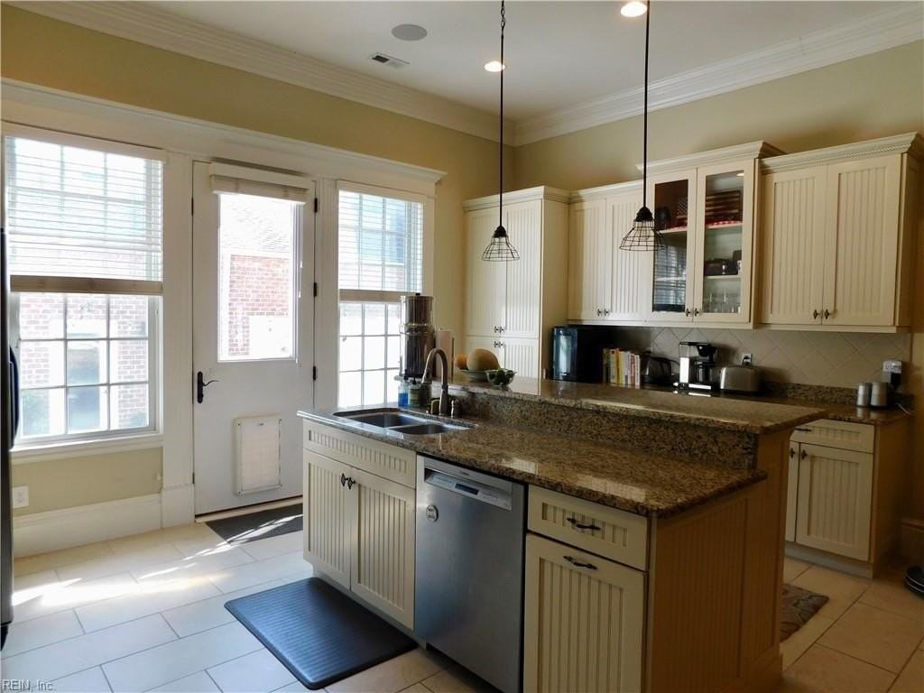 4721 Pleasant Ave - Photo 6 of 35