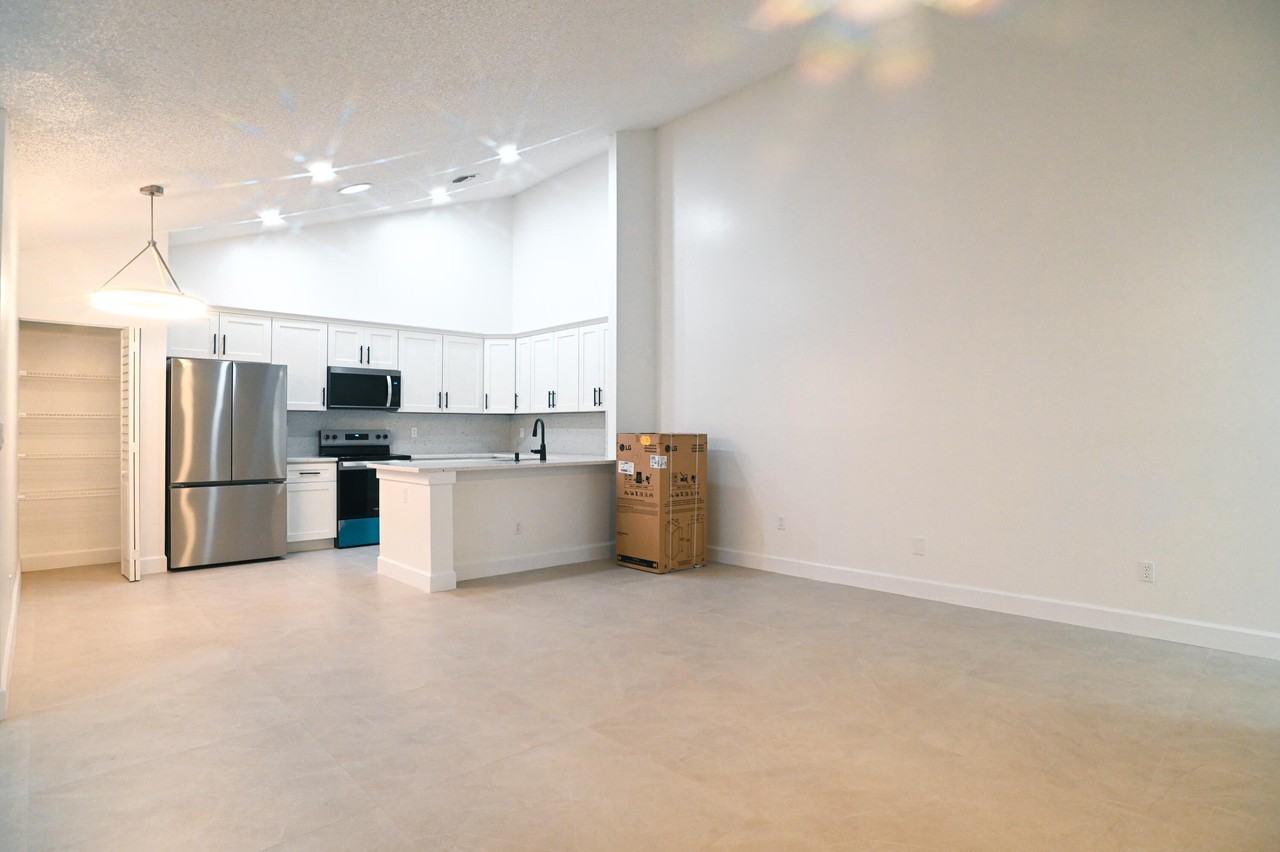 1148 Summit Trail Cir #D - Photo 2 of 42