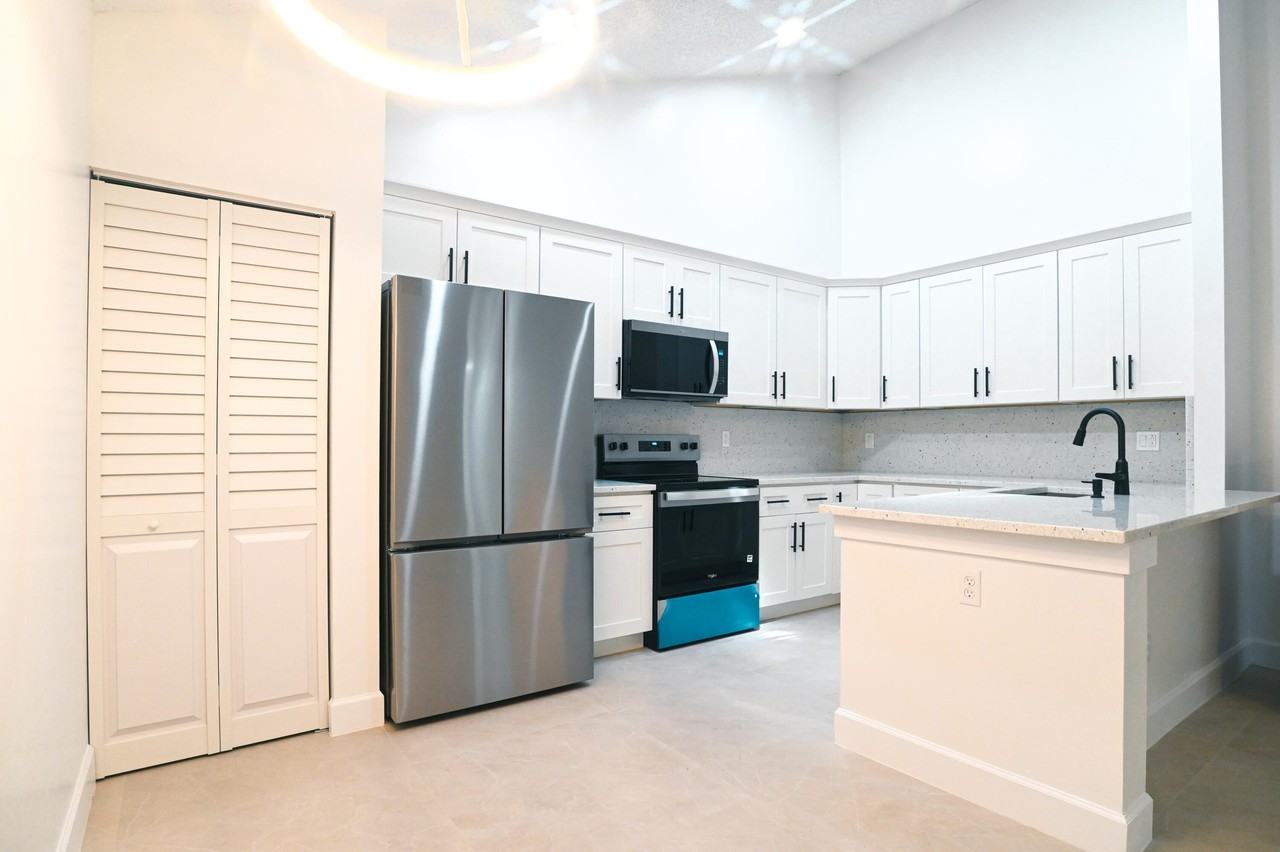 1148 Summit Trail Cir #D - Photo 3 of 42