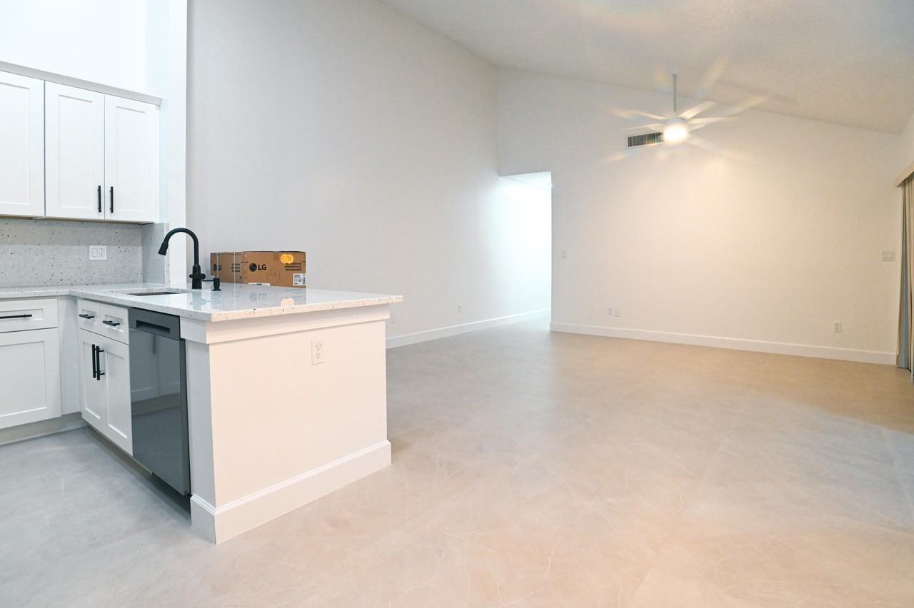 1148 Summit Trail Cir #D - Photo 5 of 42