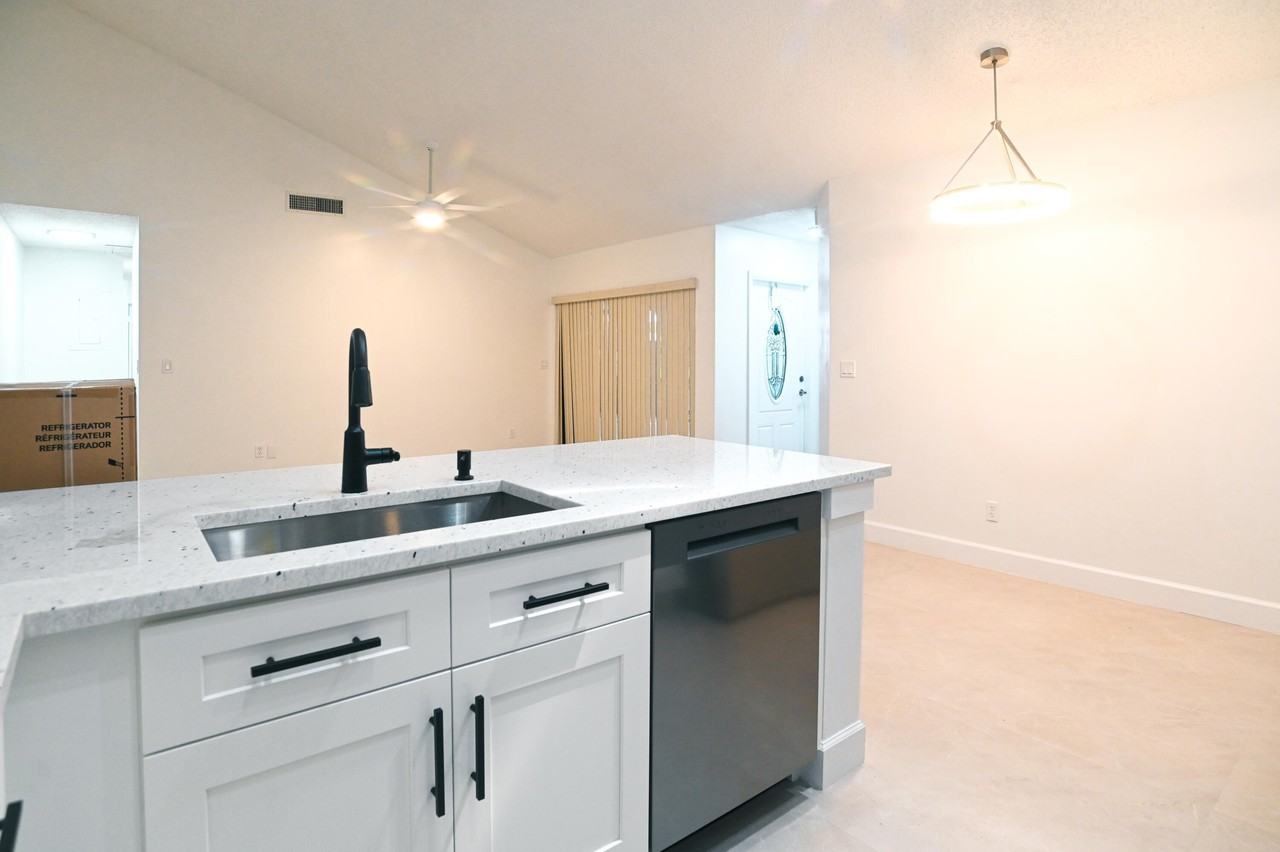 1148 Summit Trail Cir #D - Photo 7 of 42