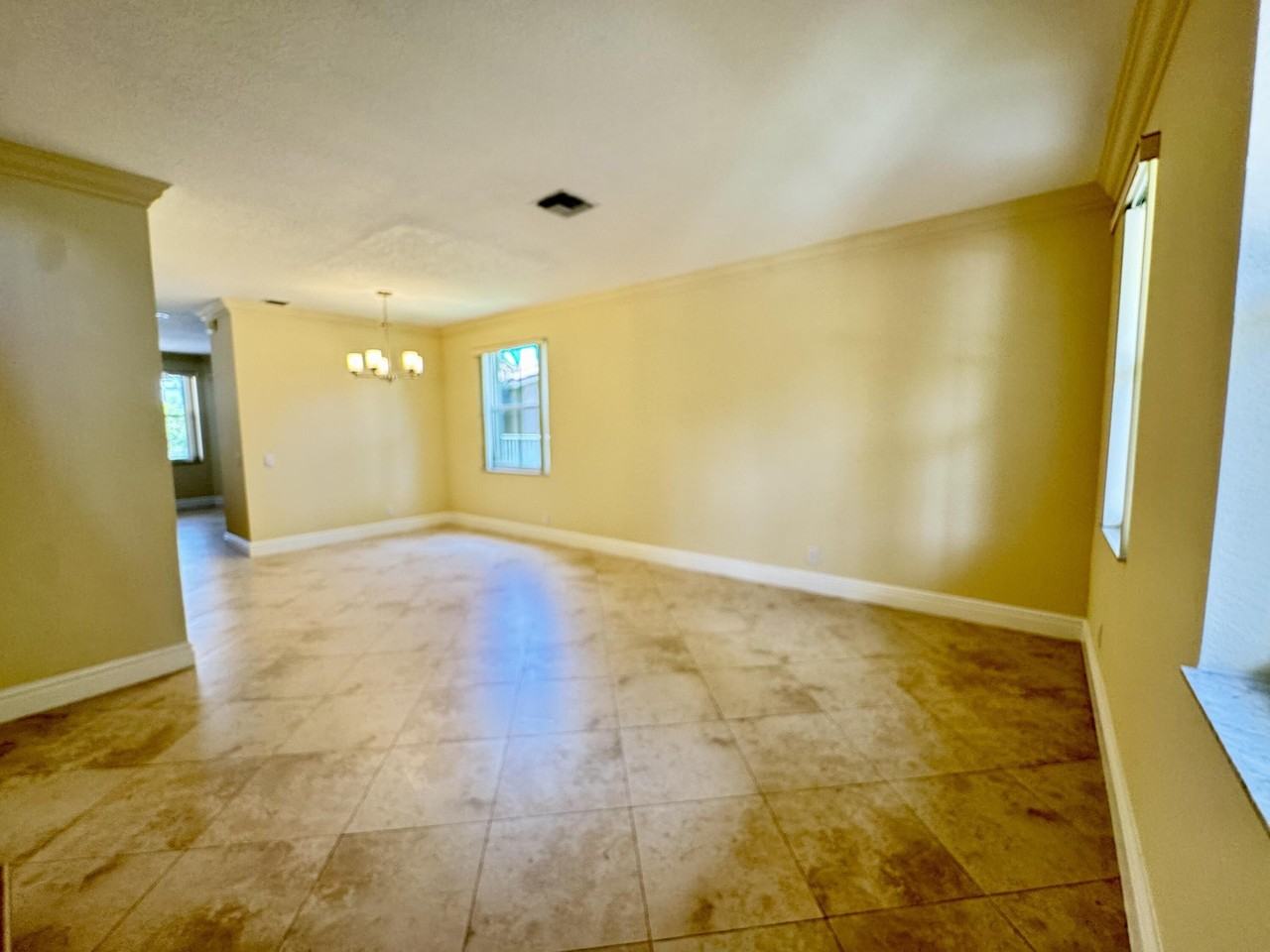 898 Tulip Cir - Photo 7 of 34
