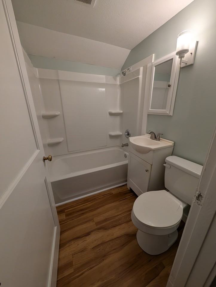 2604 Sw Washburn Ave #1 - Photo 4 of 14