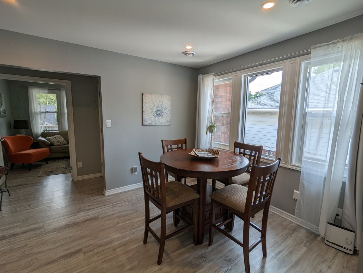1542 York St Uppr - Photo 5 of 18