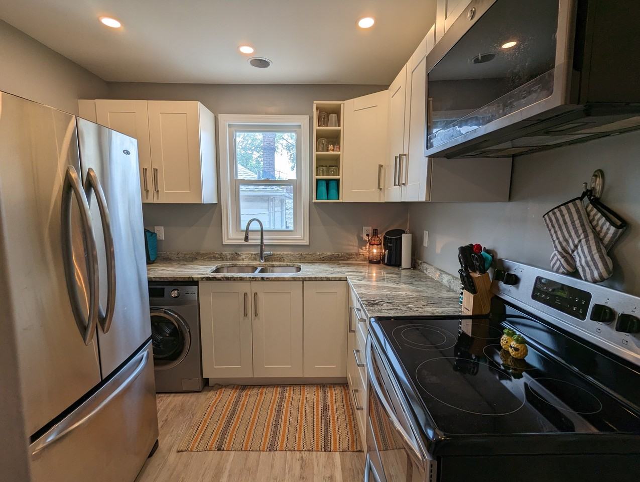1542 York St Uppr - Photo 6 of 18