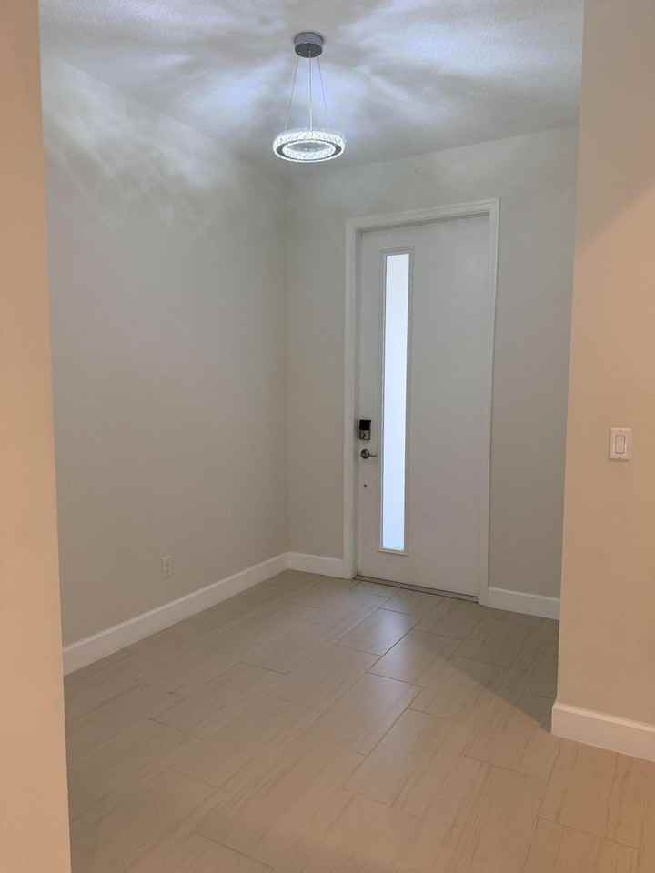 8951 Kingsmoor Way - Photo 2 of 18