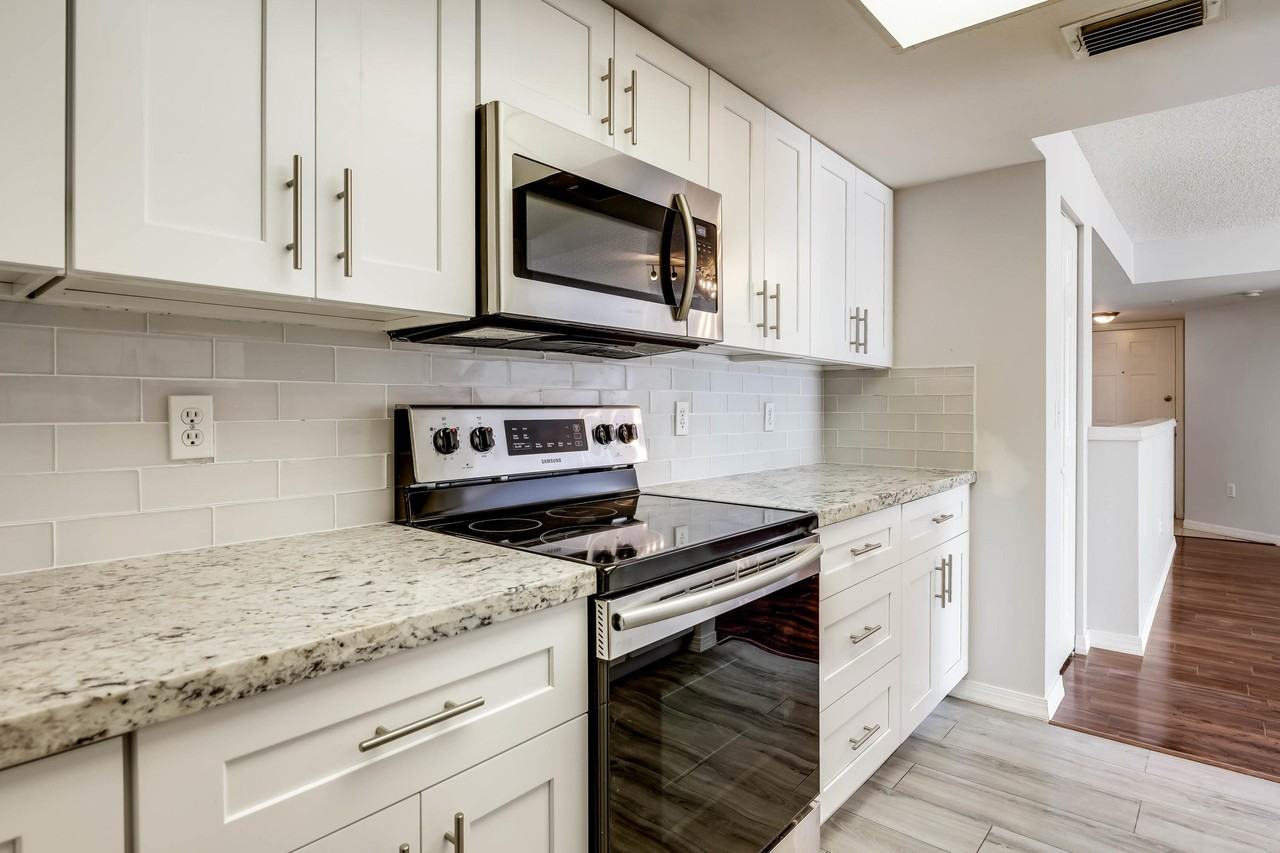 100 Crestwood Ct N #108 - Photo 5 of 50