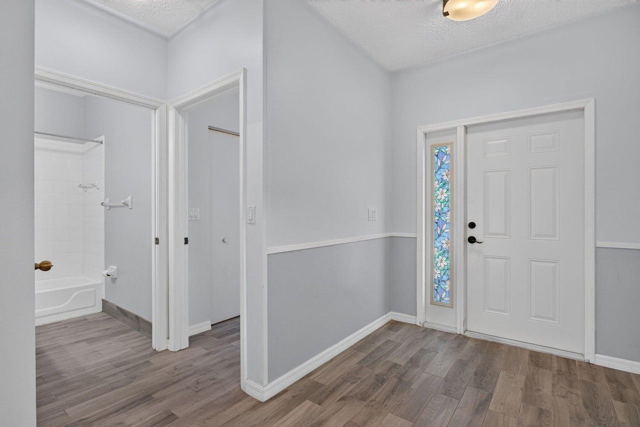 1263 Sw 48th Ter - Photo 4 of 41