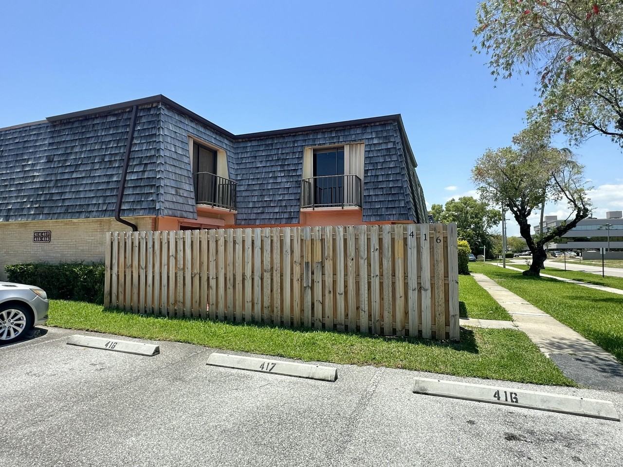 416 Arabian Rd - Photo 2 of 35