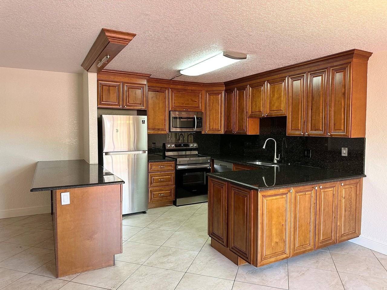 416 Arabian Rd - Photo 7 of 35