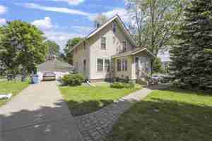 featured image of 3217 4th St Se