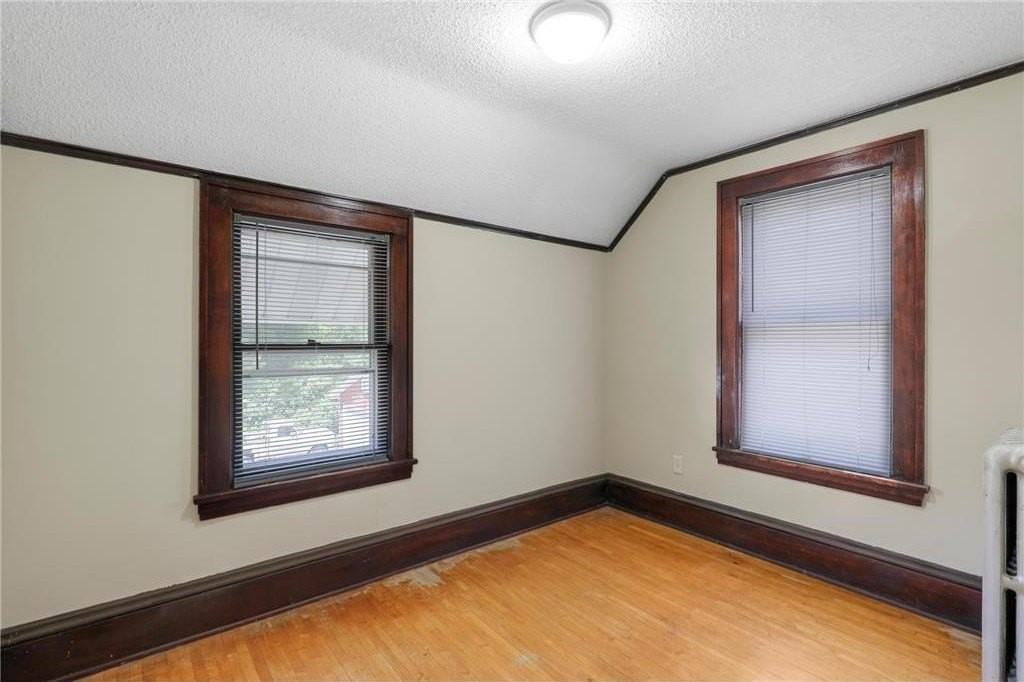 3217 4th St Se - Photo 3 of 24