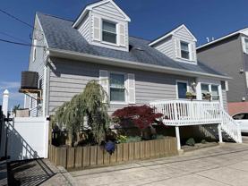 144 N Derby Ave - Photo 1 of 1