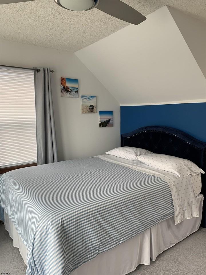 144 N Derby Ave - Photo 7 of 21