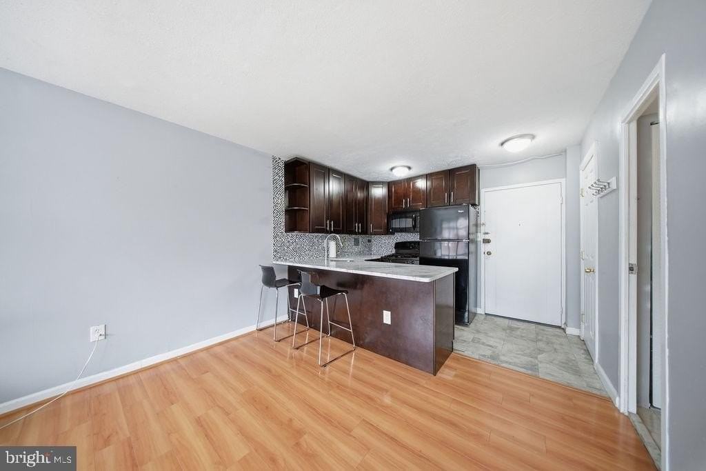 922 24th St Nw #312 - Photo 2 of 19