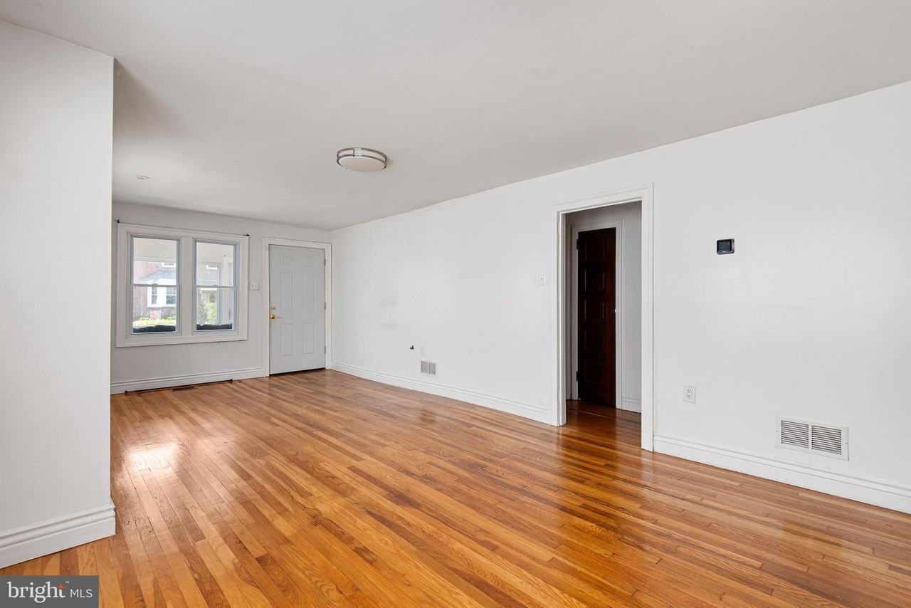27 W Reamer Ave - Photo 4 of 20