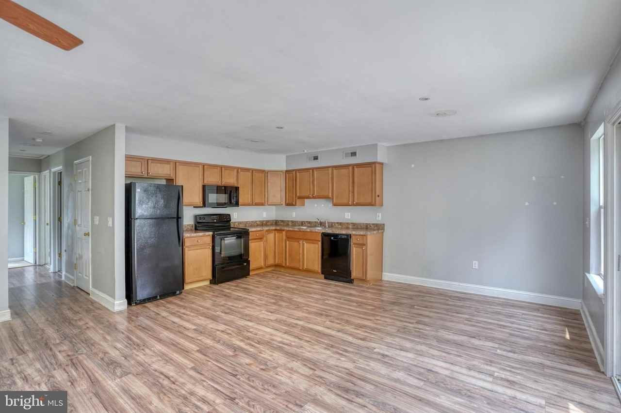 203 Hamilton St - Photo 3 of 27