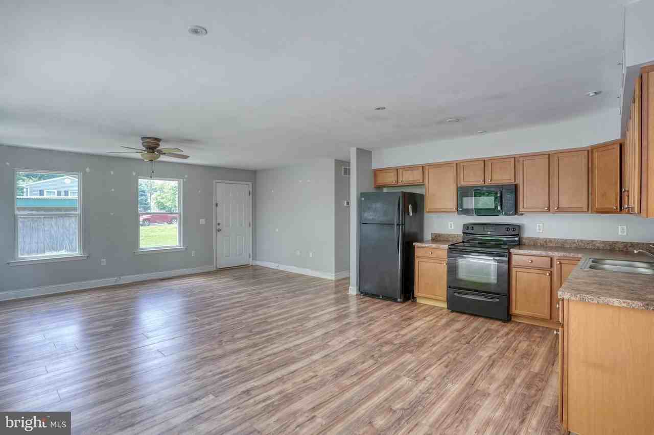 203 Hamilton St - Photo 5 of 27