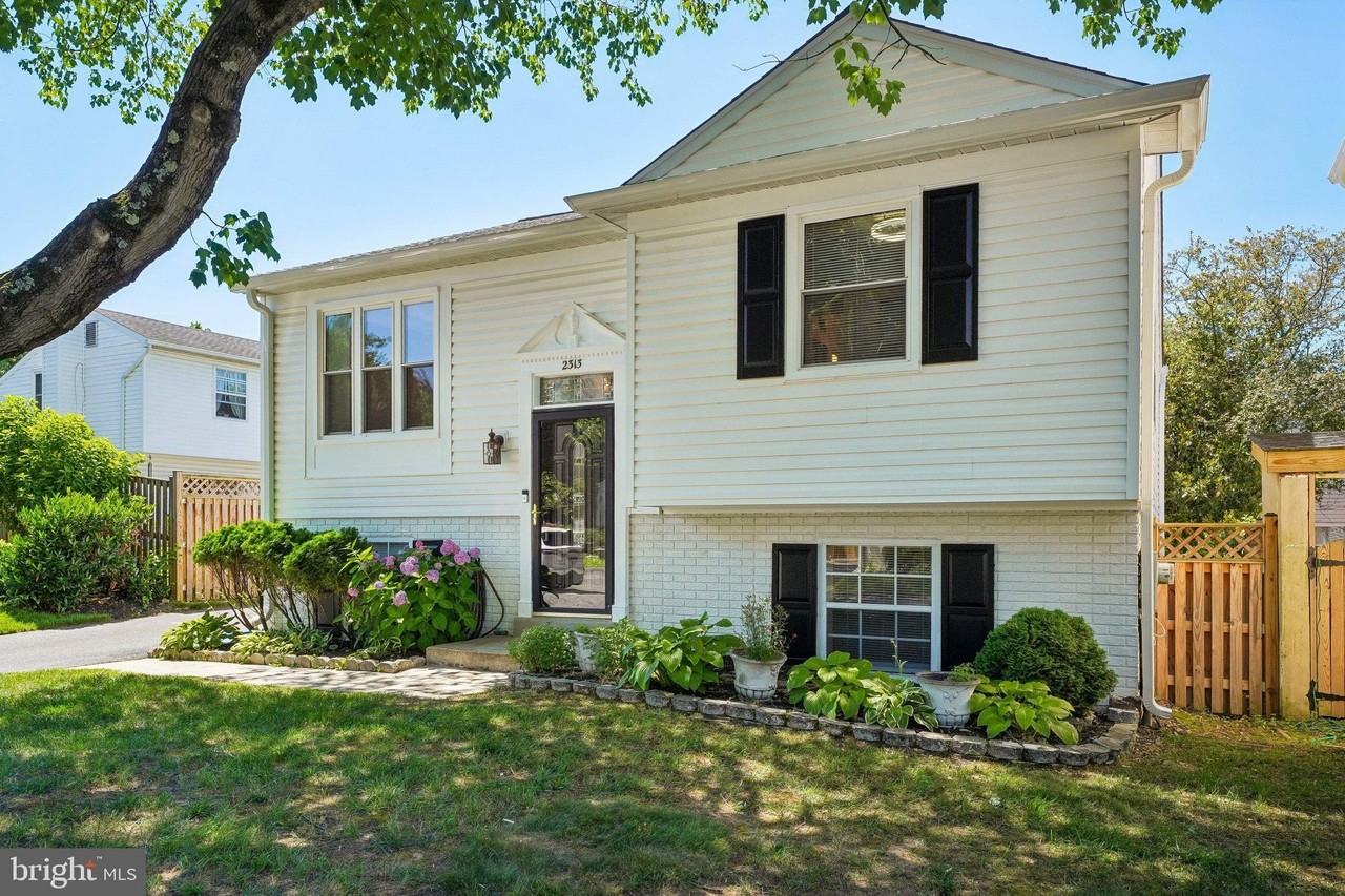 2313 Westport Ln - Photo 2 of 25