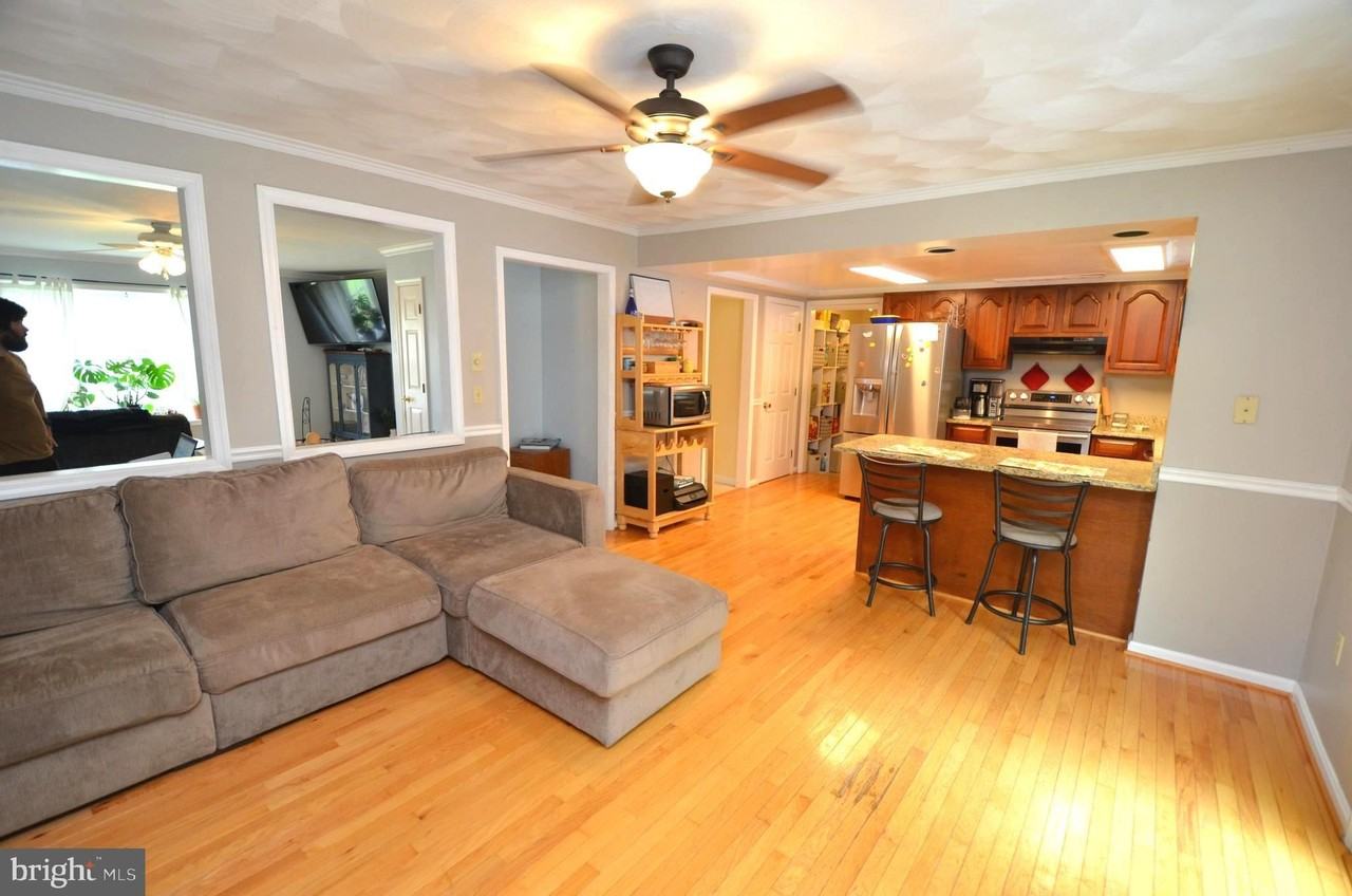 1527 Snug Harbor Rd - Photo 7 of 39