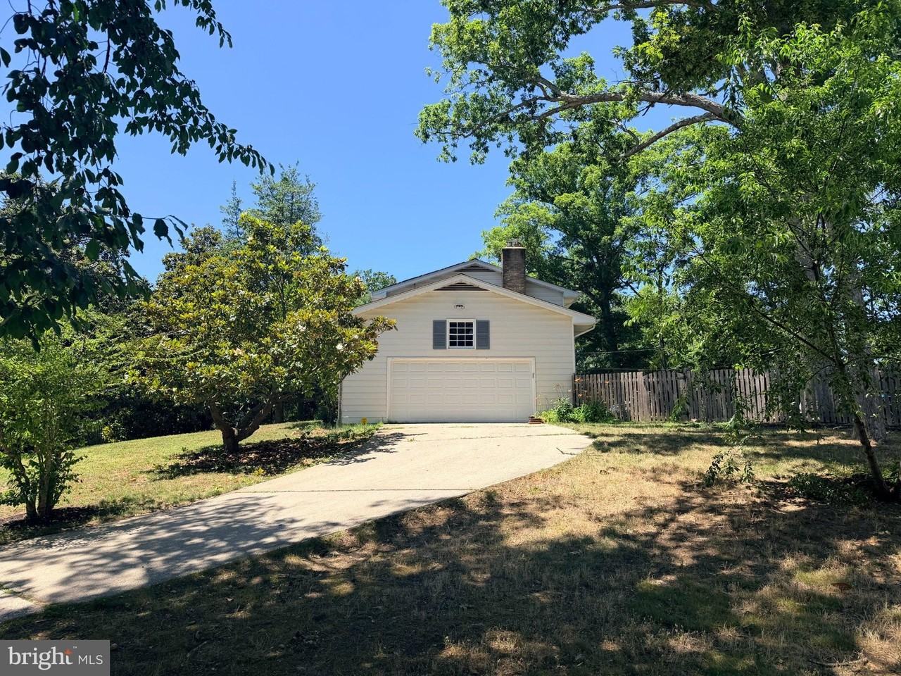 2732 Alfred Cir - Photo 3 of 44