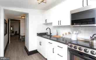 606 Cathedral St #1D - Photo 1 of 1